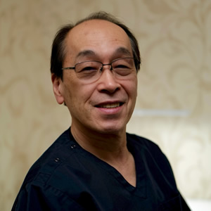 六川 俊一 医師